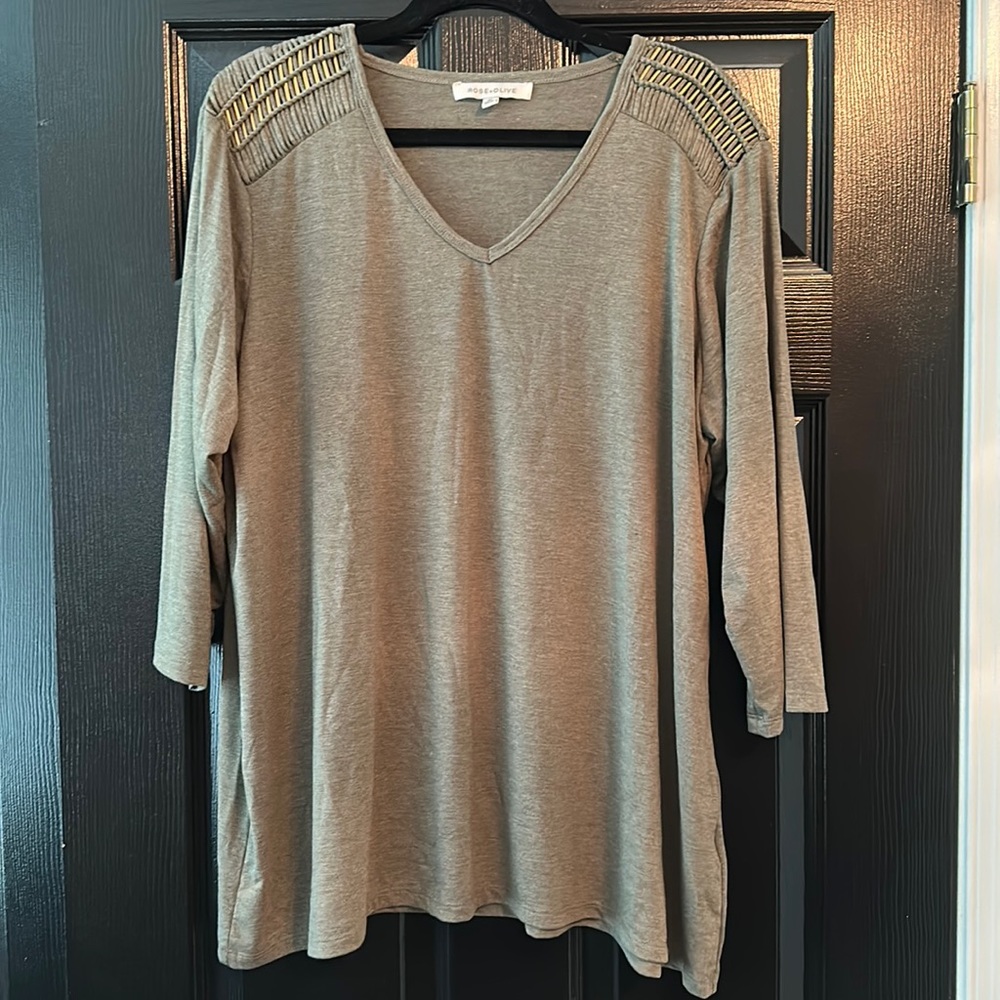 Three quarter sleeves shirt - NEVER WORN